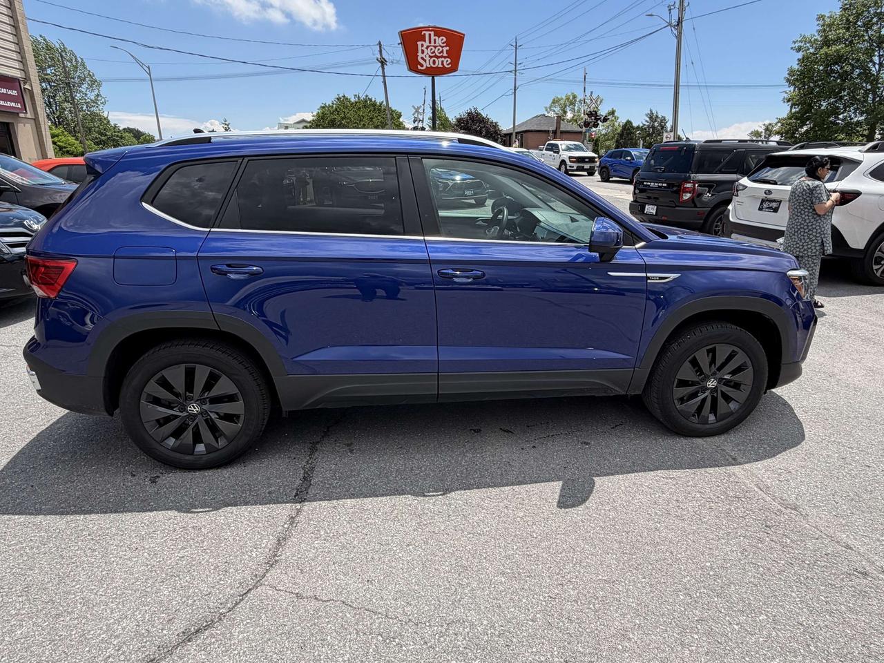 2024 Volkswagen Taos Comfortline **CALL BELLEVILLE 613-961-8848** Photo