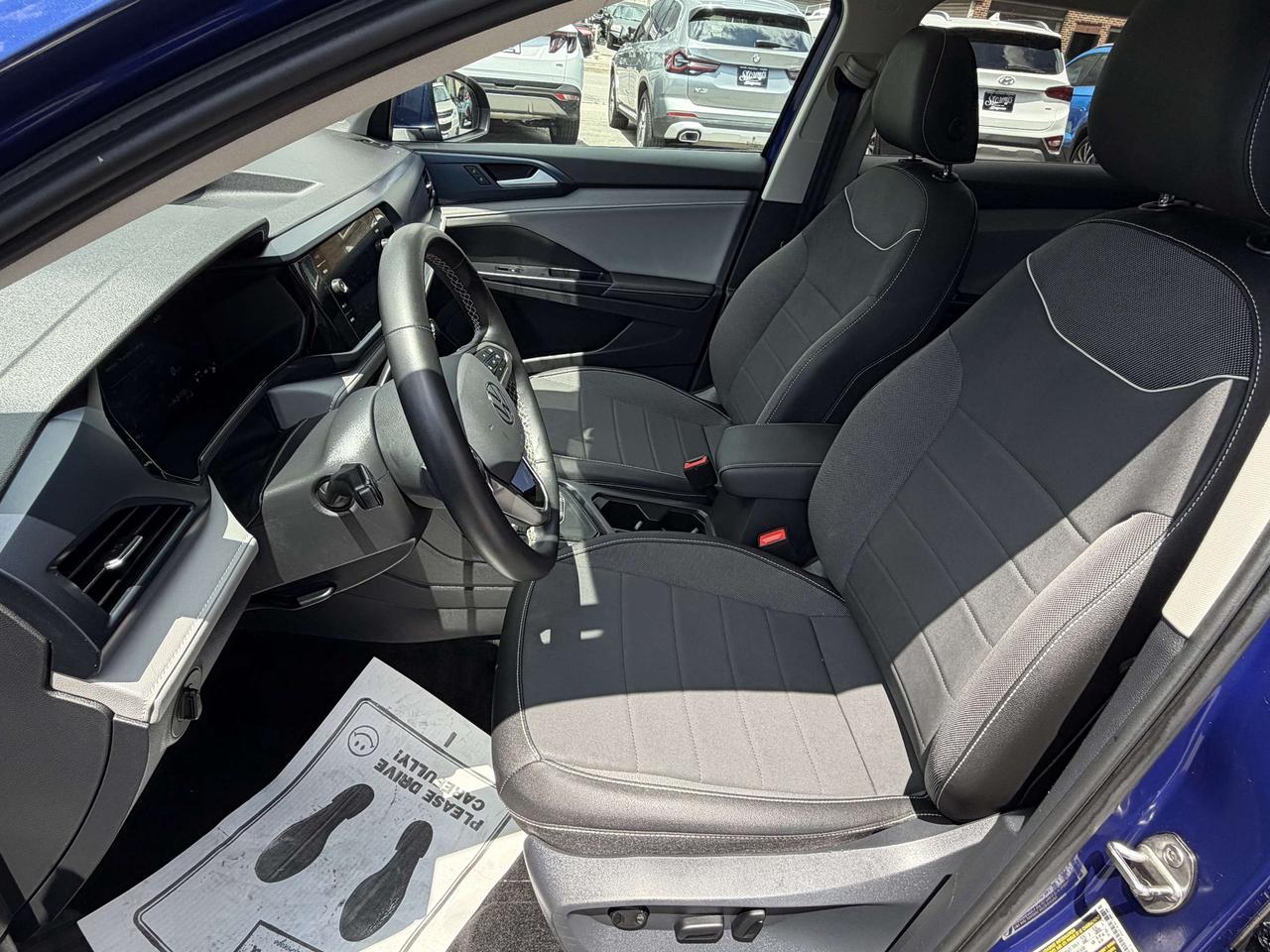 2024 Volkswagen Taos Comfortline **CALL BELLEVILLE 613-961-8848** Photo