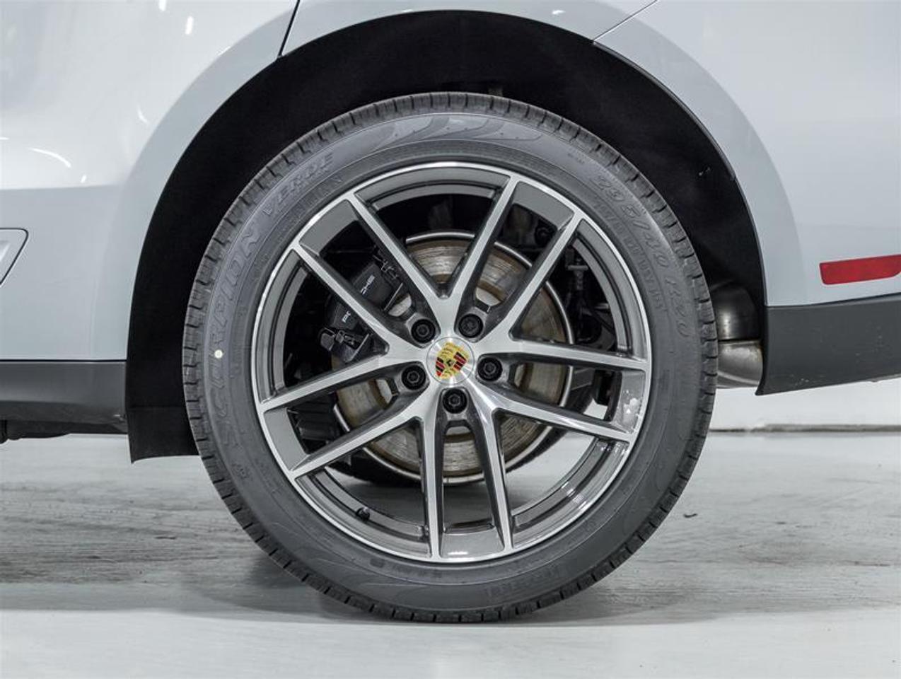 2026 Porsche Macan  Photo