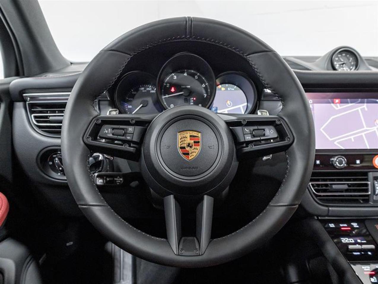 2026 Porsche Macan  Photo