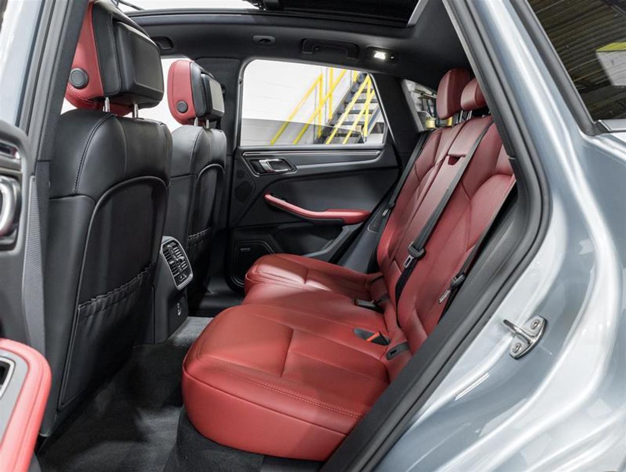 2026 Porsche Macan  Photo