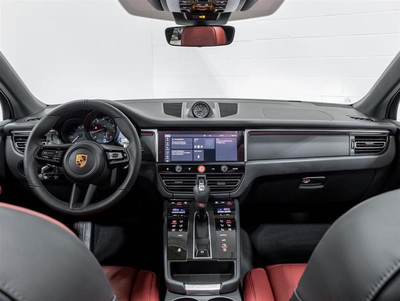 2026 Porsche Macan  Photo