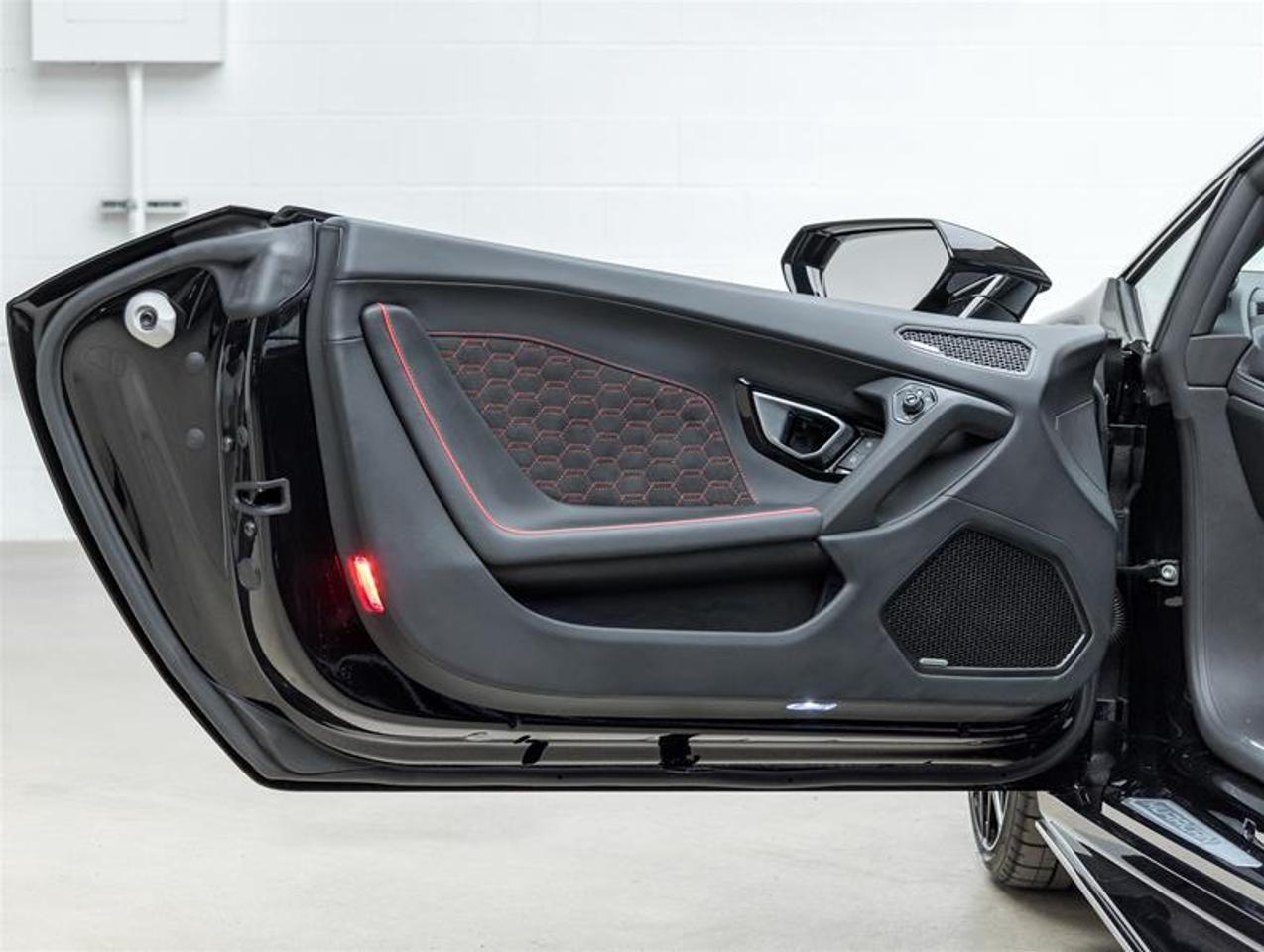 2023 Lamborghini Huracan  Photo