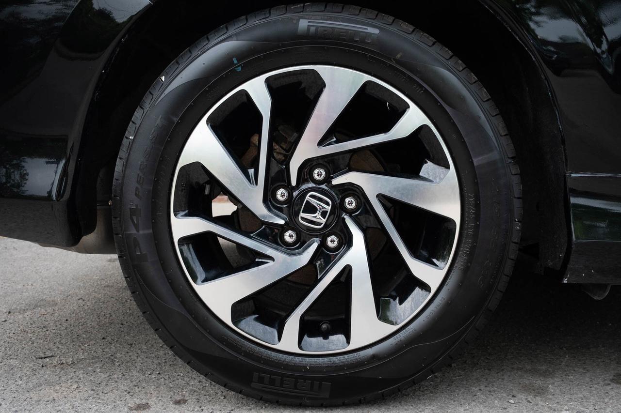 2017 Honda Civic LX Coupe 6-Spd MT Photo