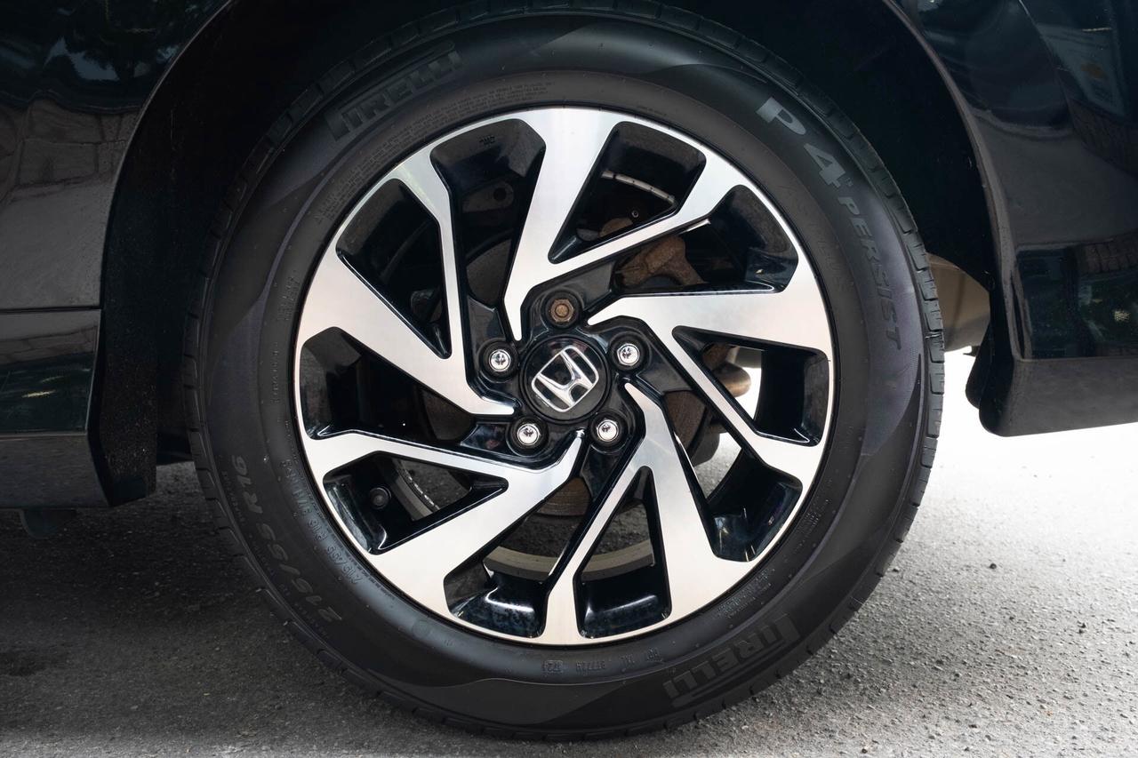 2017 Honda Civic LX Coupe 6-Spd MT Photo