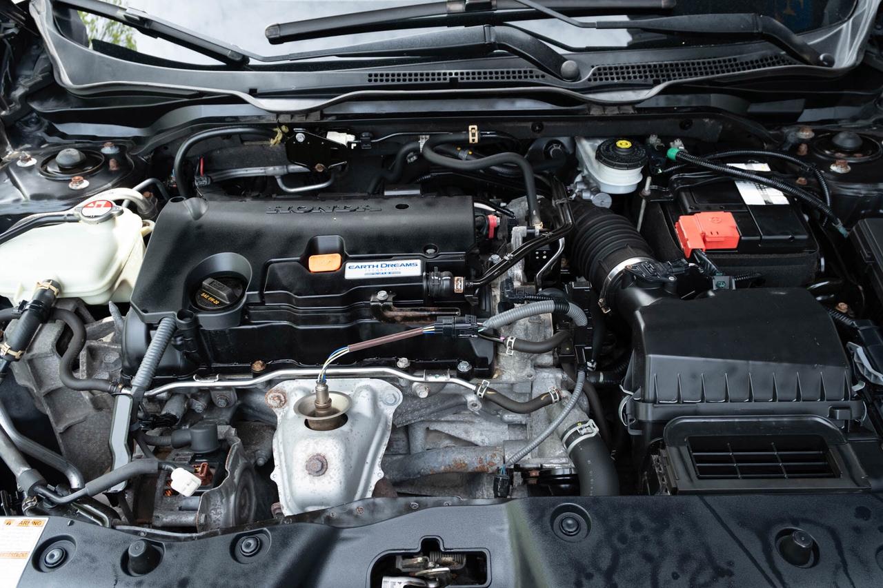 2017 Honda Civic LX Coupe 6-Spd MT Photo
