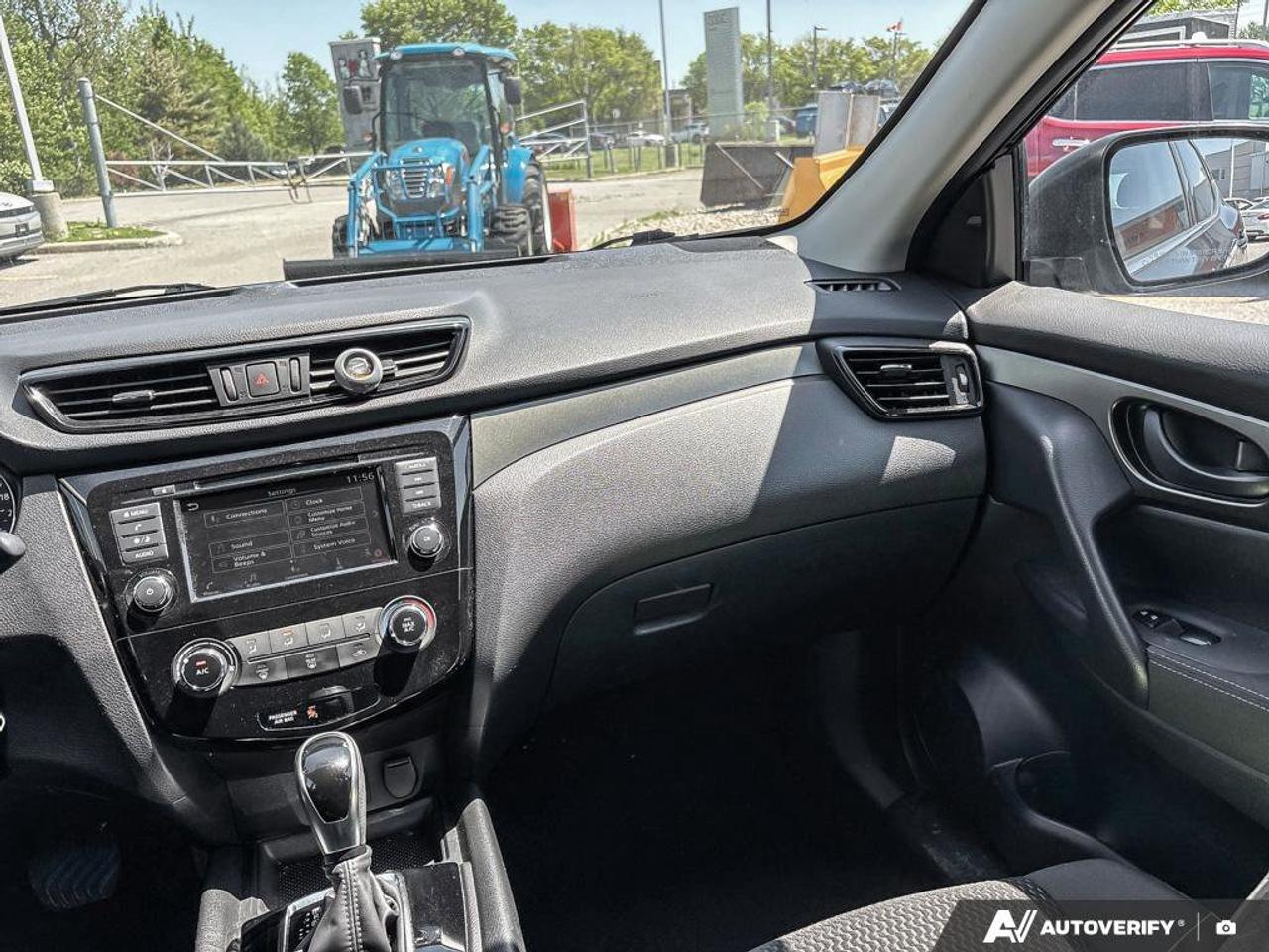 2019 Nissan Qashqai S   Heated Seats   Apple CarPlay   Alloy Rims Photo