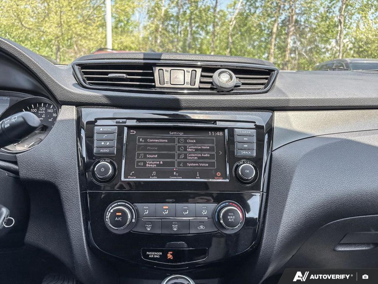 2019 Nissan Qashqai S   Heated Seats   Apple CarPlay   Alloy Rims Photo