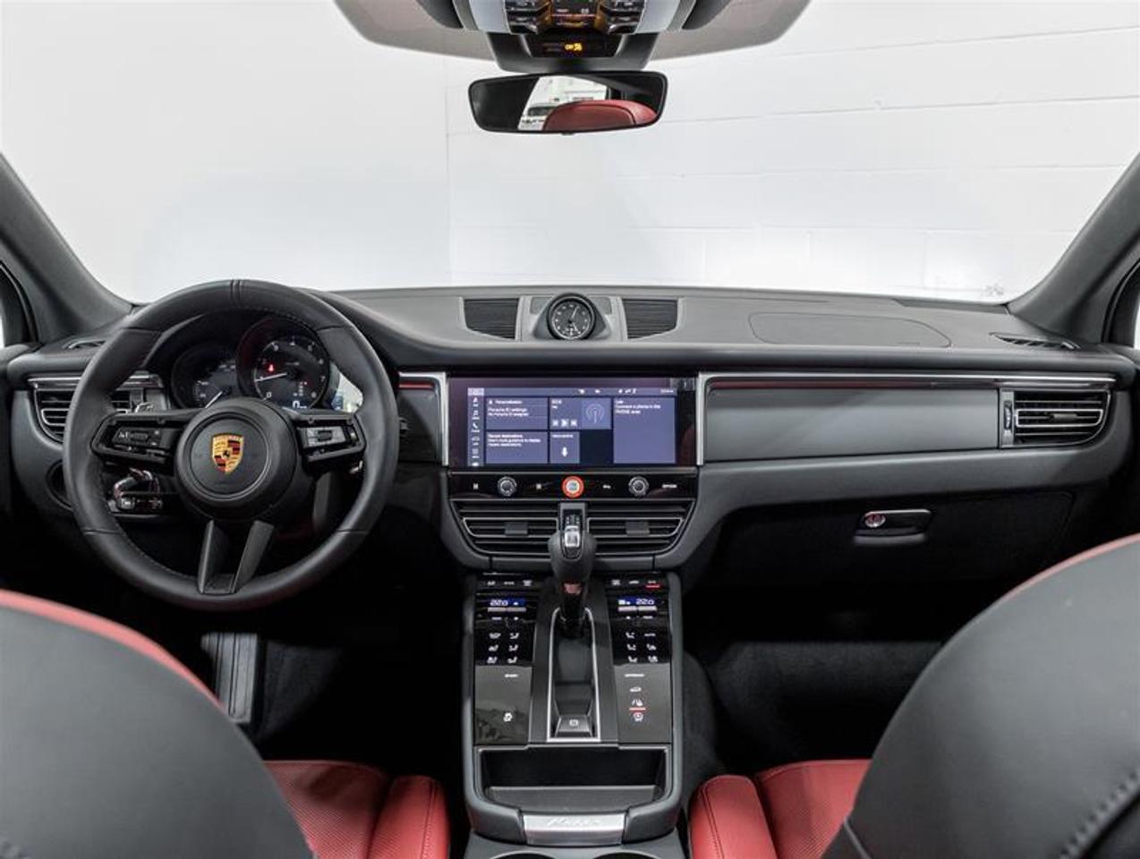 2026 Porsche Macan  Photo