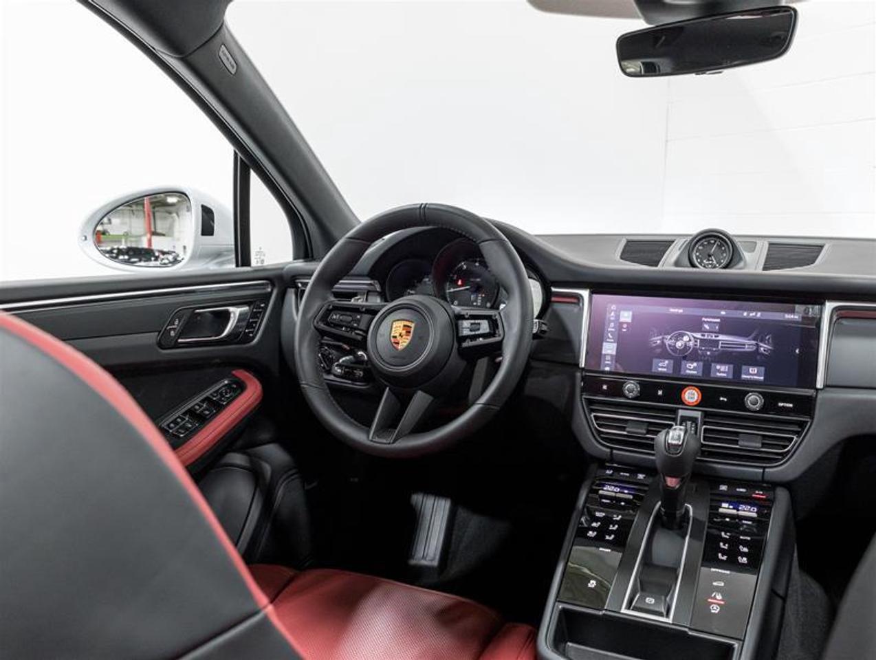 2026 Porsche Macan  Photo