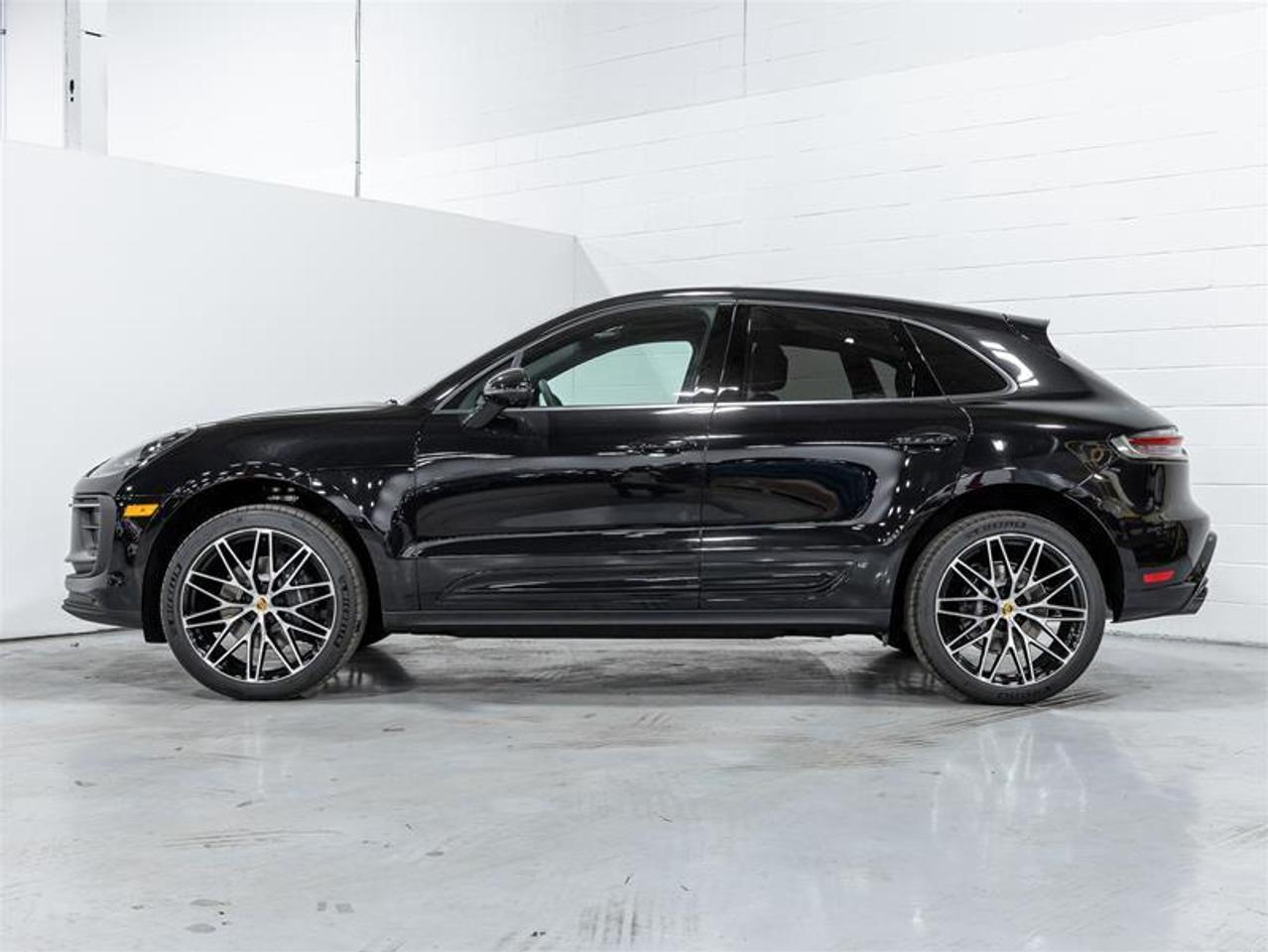 2025 Porsche Macan  Photo