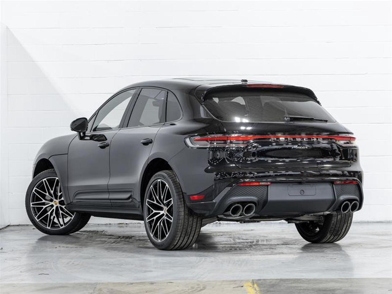 2025 Porsche Macan  Photo2
