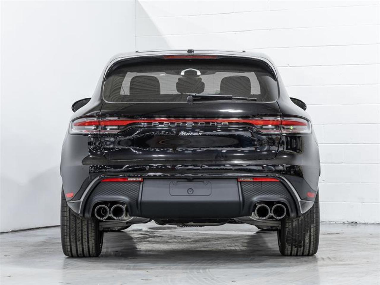2025 Porsche Macan  Photo
