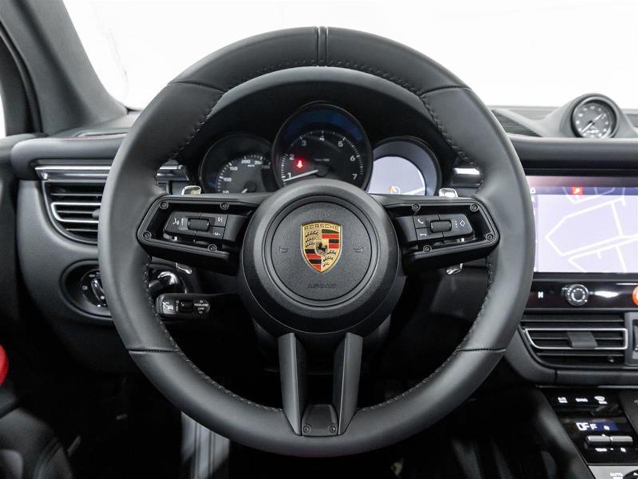 2025 Porsche Macan  Photo