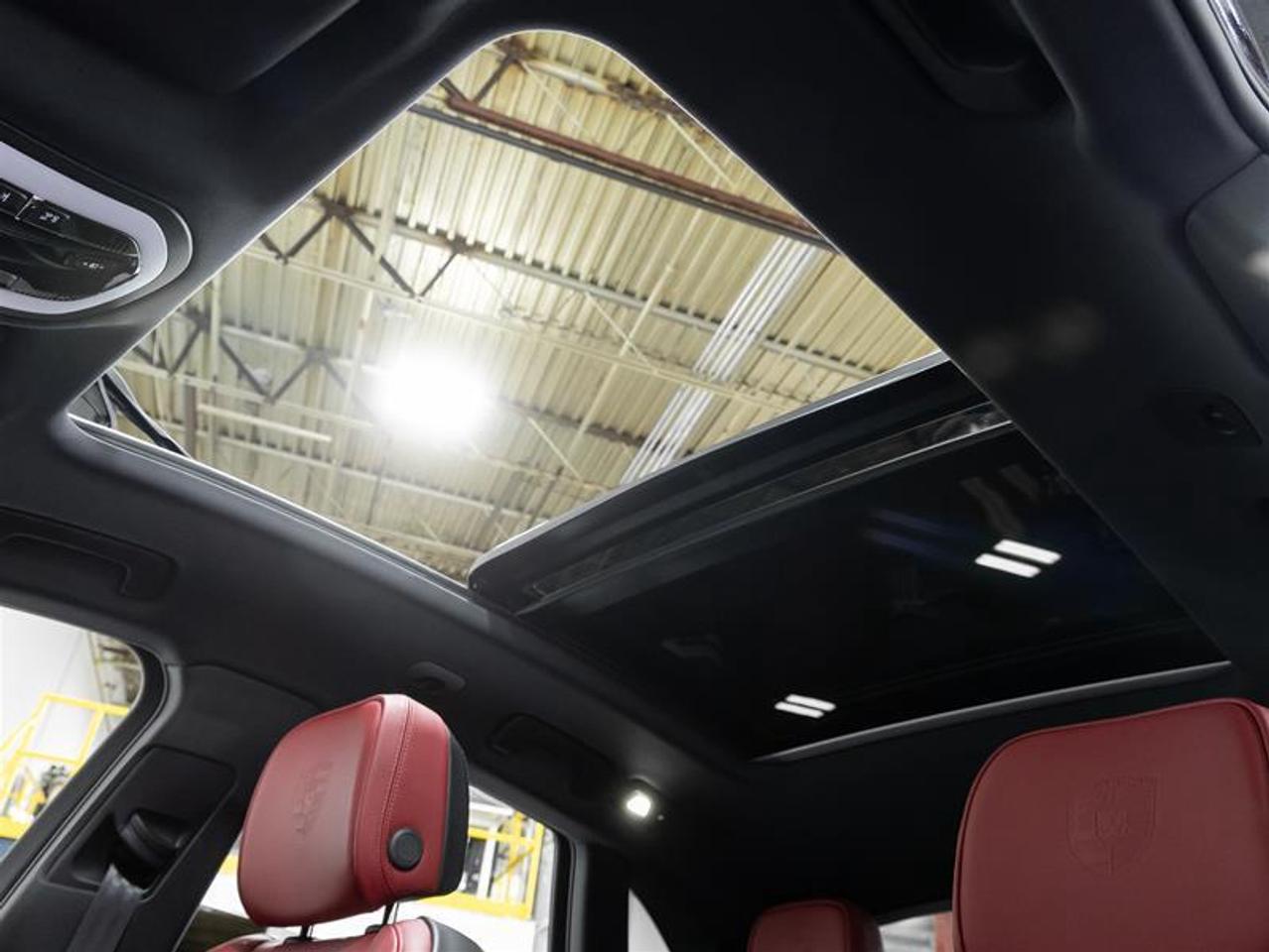 2025 Porsche Macan  Photo