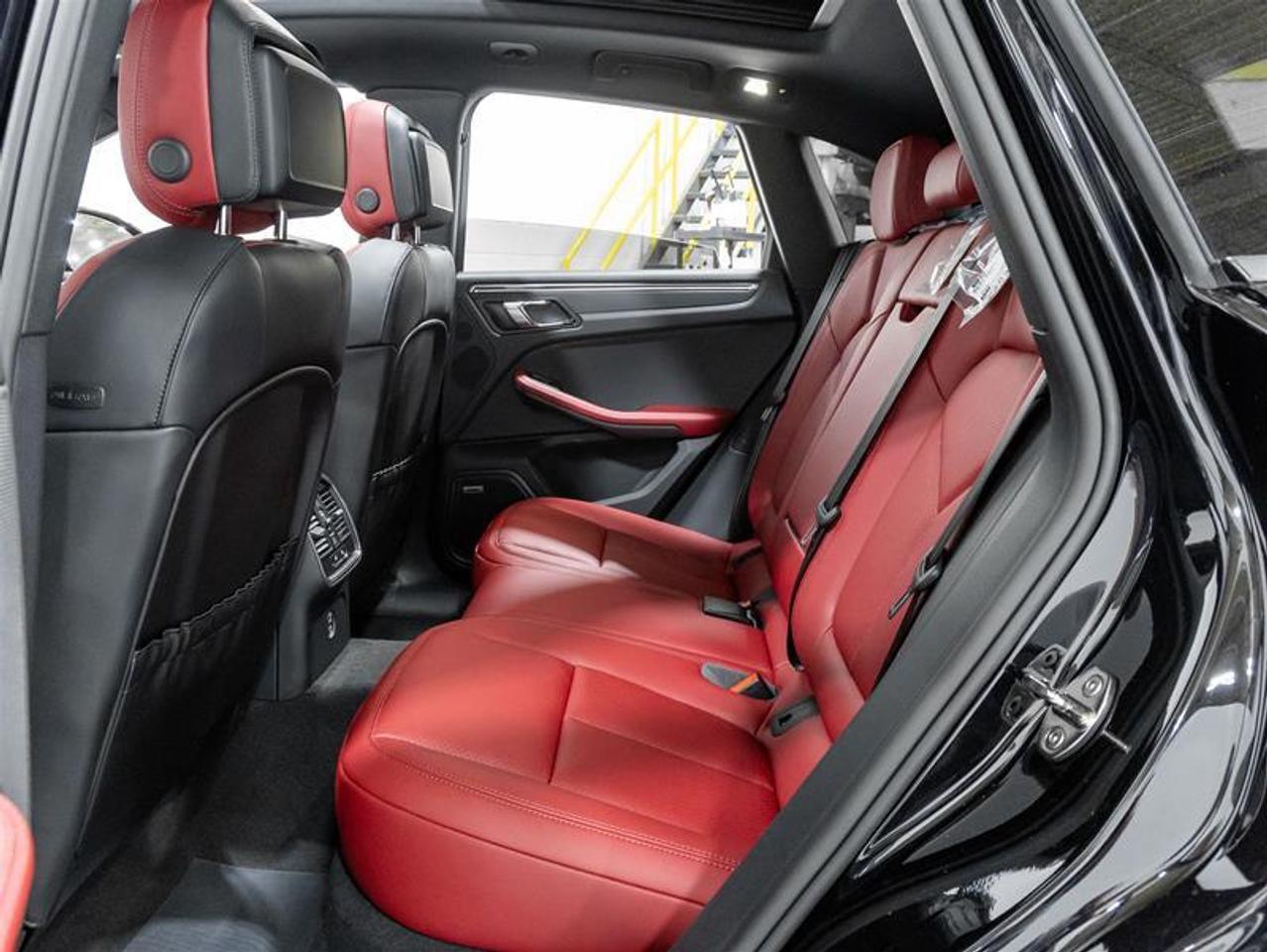 2025 Porsche Macan  Photo