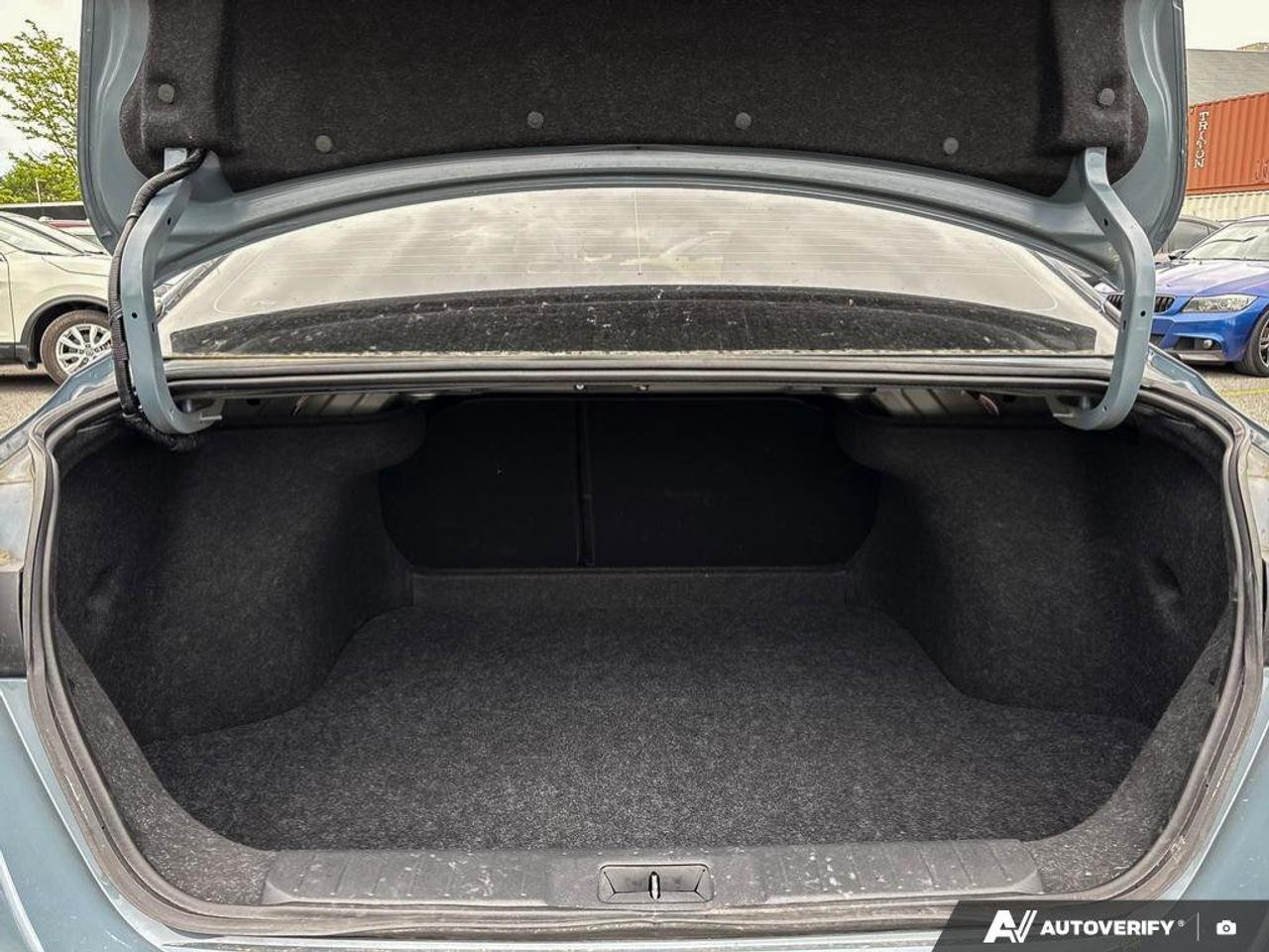 2024 Nissan Sentra SV Photo