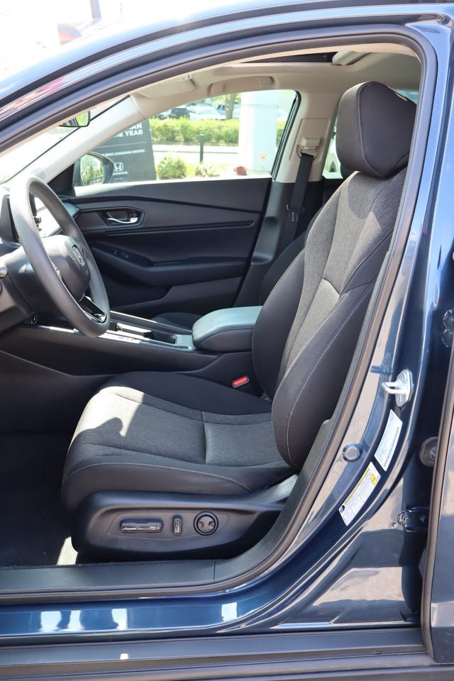 2023 Honda Accord EX 4DR SEDAN Photo