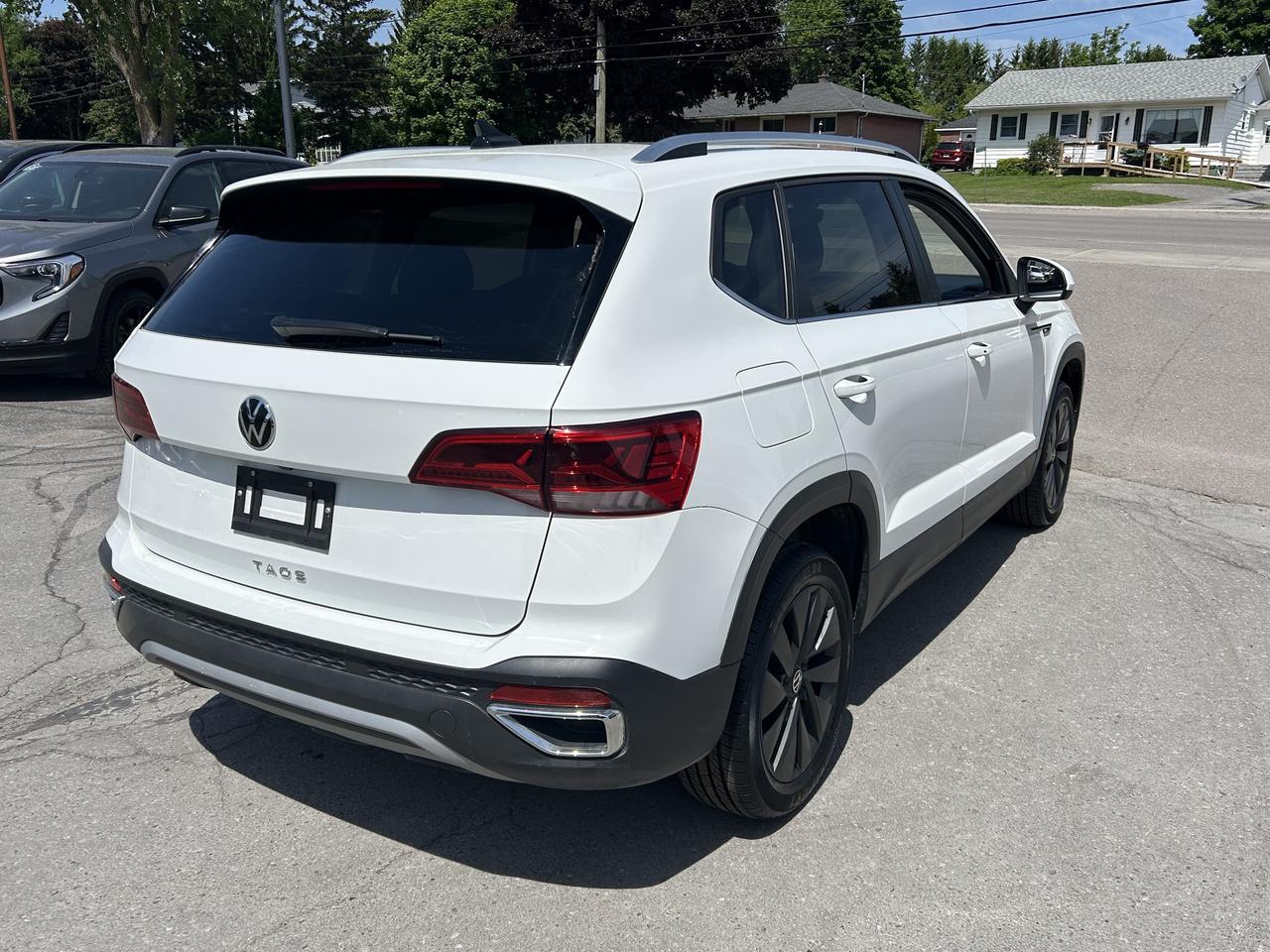 2024 Volkswagen Taos COMFORTLINE/HEATED SEATS/PWR SUN ROOF/CALL NAPANEE Photo