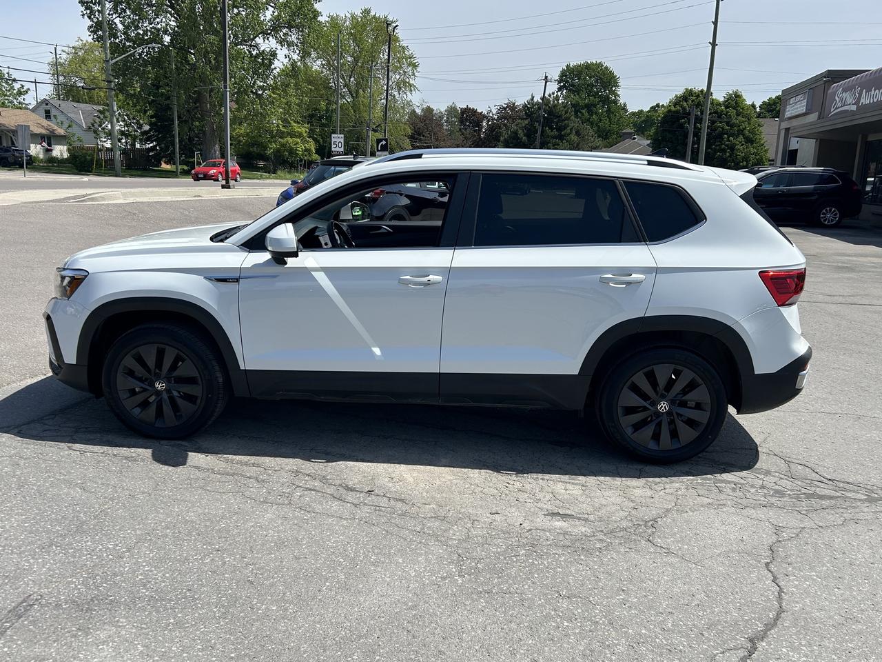2024 Volkswagen Taos COMFORTLINE/HEATED SEATS/PWR SUN ROOF/CALL NAPANEE Photo