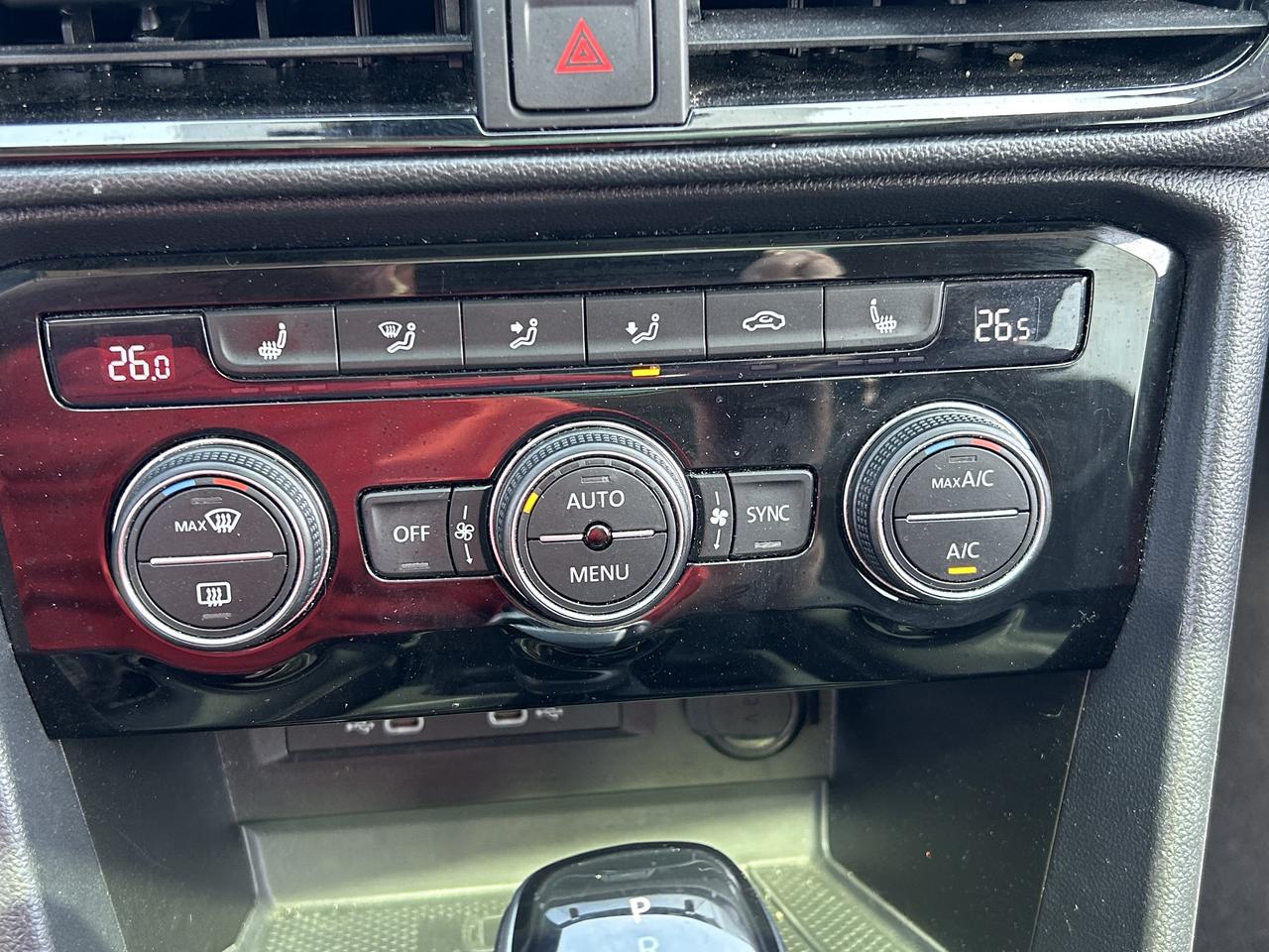 2024 Volkswagen Taos COMFORTLINE/HEATED SEATS/PWR SUN ROOF/CALL NAPANEE Photo