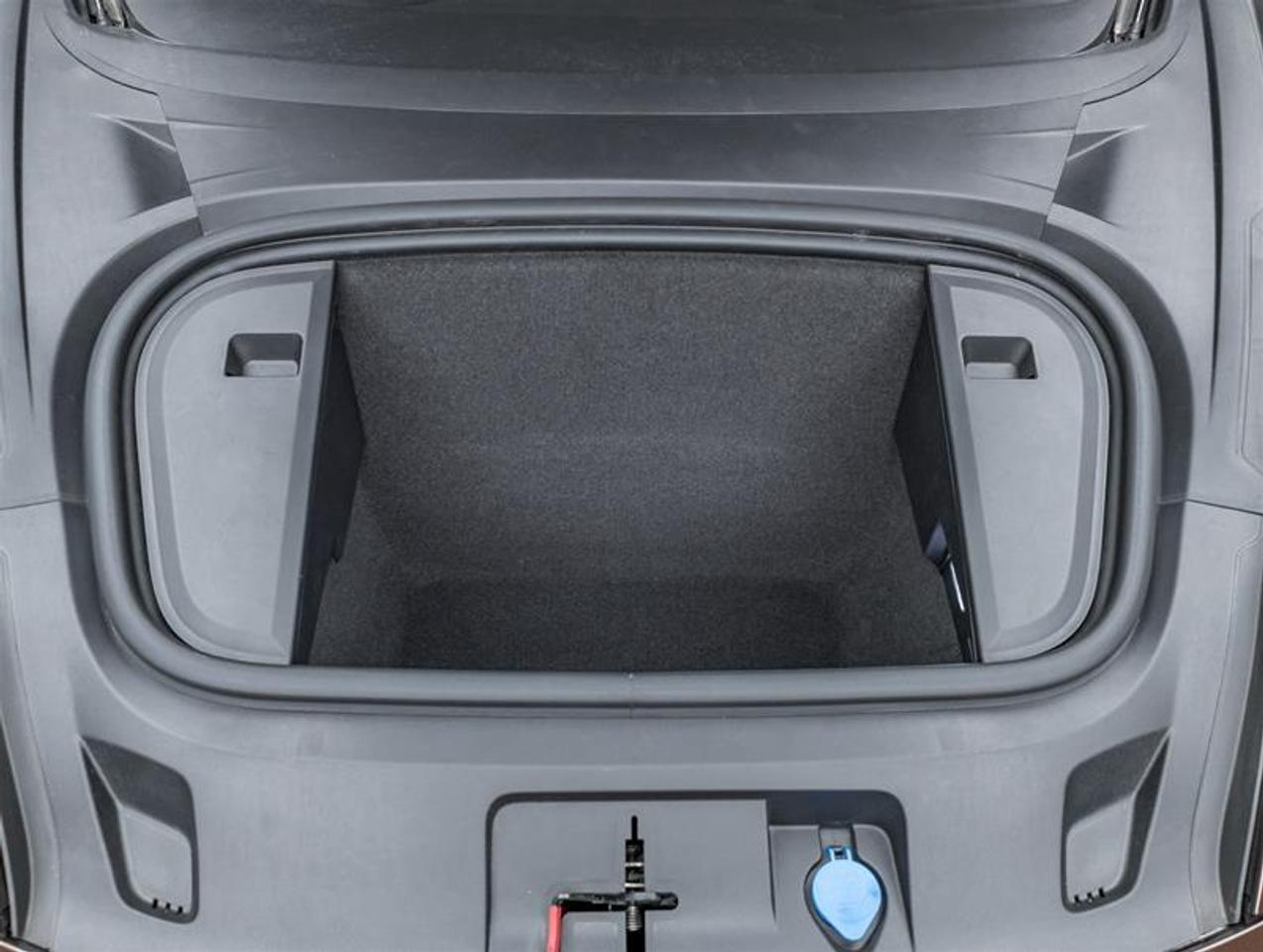 2023 Porsche Taycan  Photo4