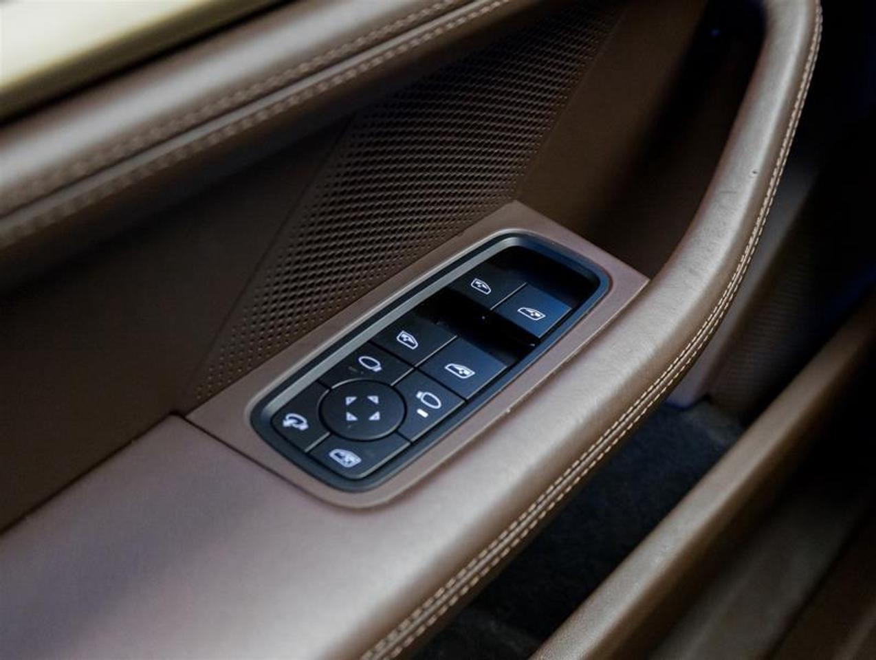 2023 Porsche Taycan  Photo