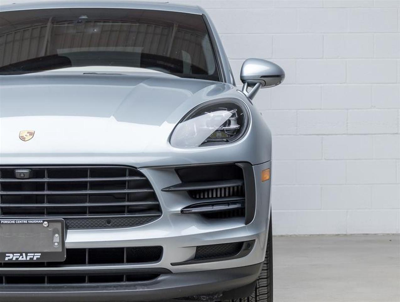2021 Porsche Macan  Photo