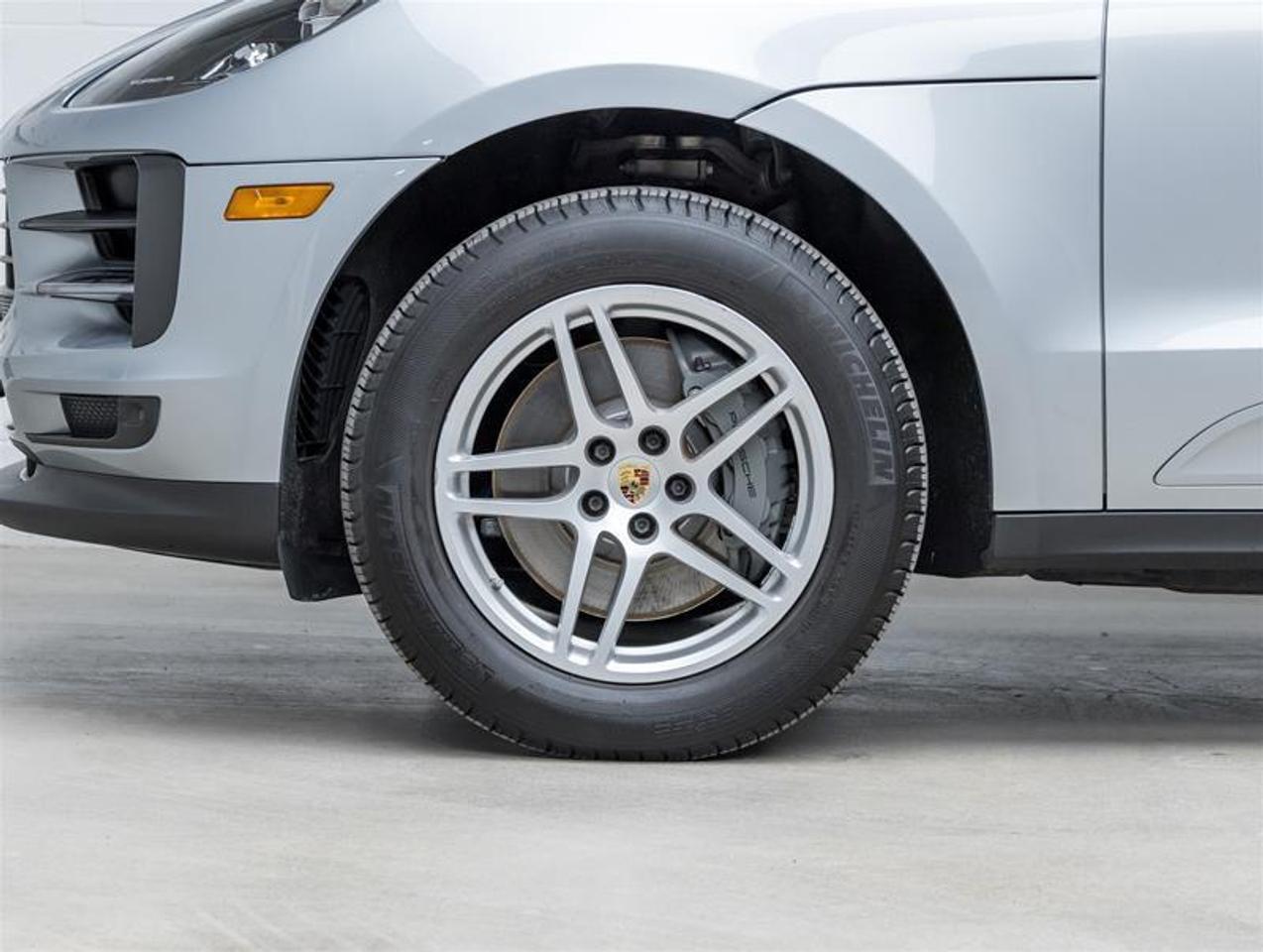 2021 Porsche Macan  Photo