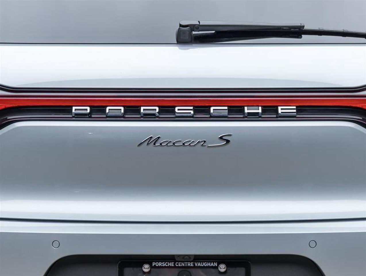 2021 Porsche Macan  Photo