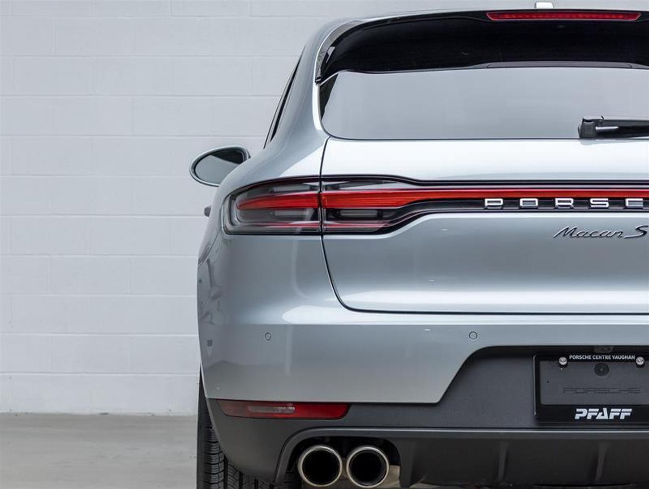 2021 Porsche Macan  Photo