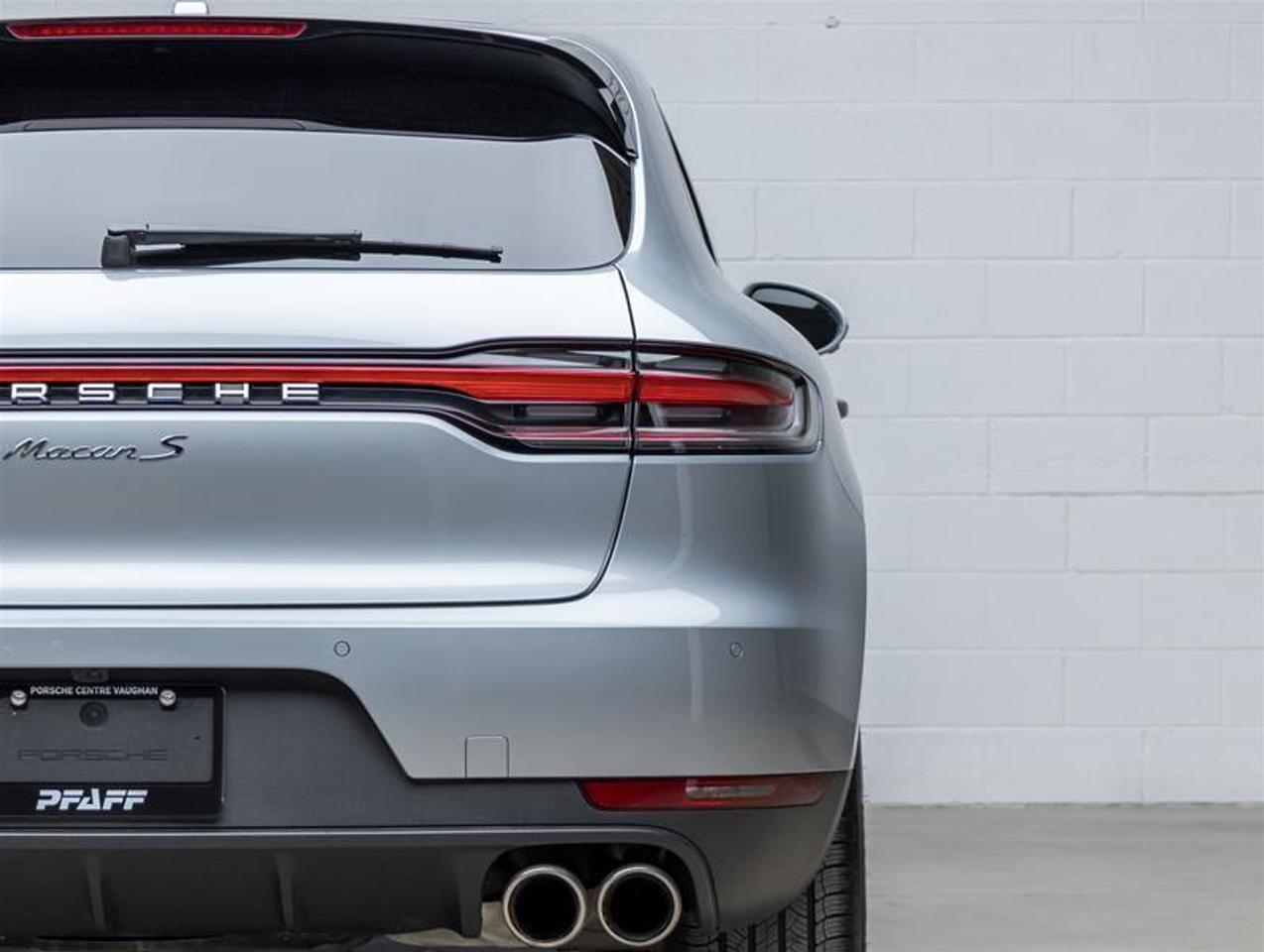 2021 Porsche Macan  Photo