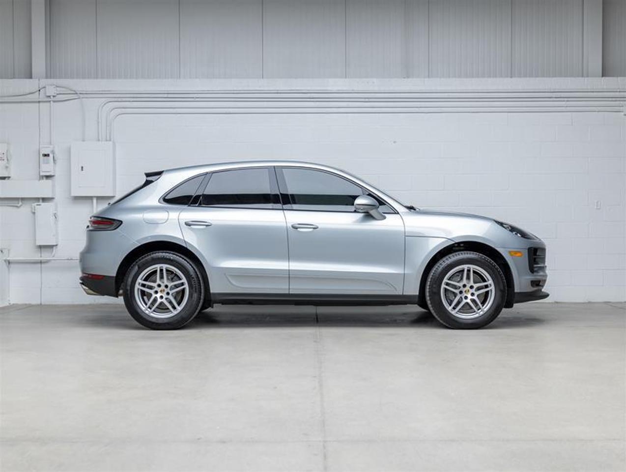 2021 Porsche Macan  Photo