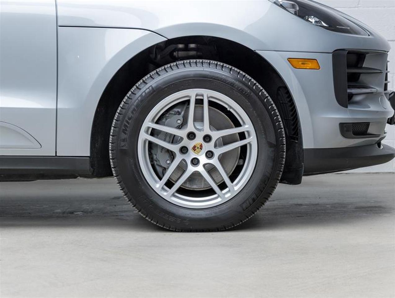 2021 Porsche Macan  Photo