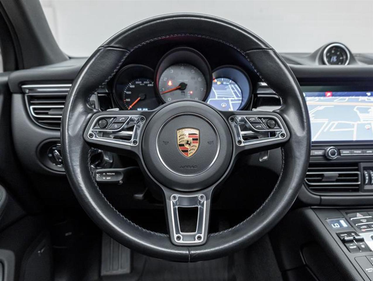 2021 Porsche Macan  Photo