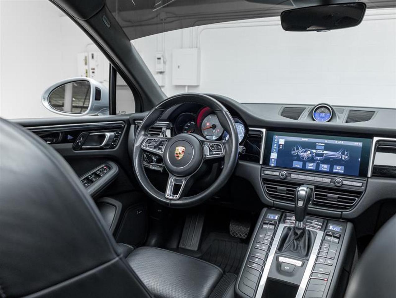 2021 Porsche Macan  Photo