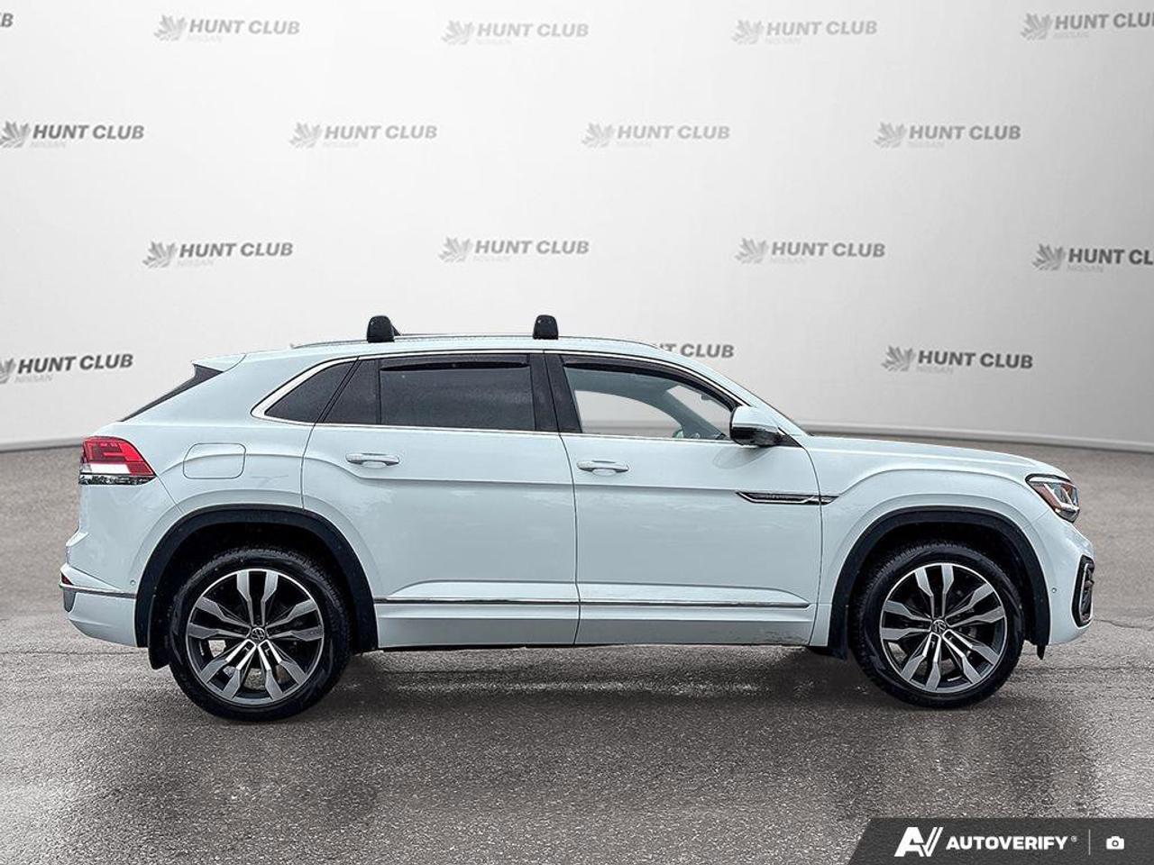 2023 Volkswagen Atlas Cross Sport Execline Photo
