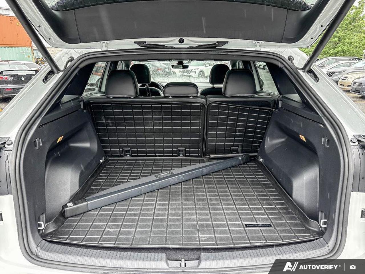 2023 Volkswagen Atlas Cross Sport Execline Photo