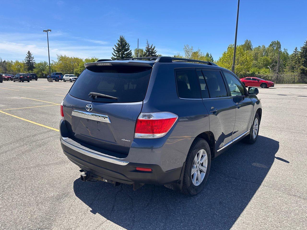2012 Toyota Highlander BASE Photo