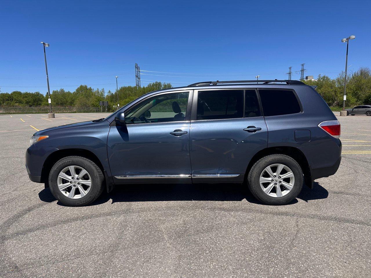 2012 Toyota Highlander BASE Photo