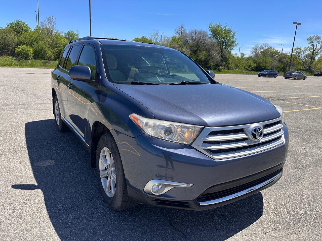 2012 Toyota Highlander BASE Photo