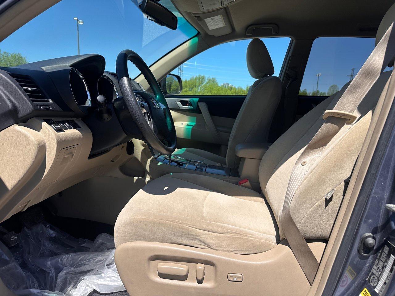 2012 Toyota Highlander BASE Photo