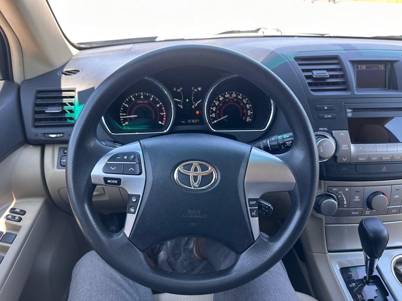 2012 Toyota Highlander BASE Photo