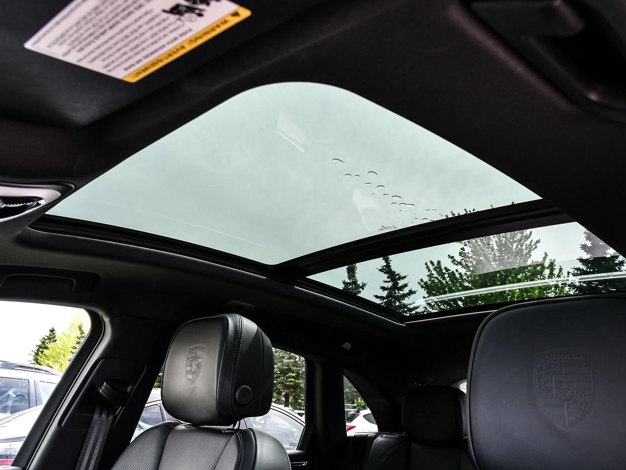 2023 Porsche Macan AWD   LEATHER   LOW KM   NO ACCIDENT   CERTFIED Photo