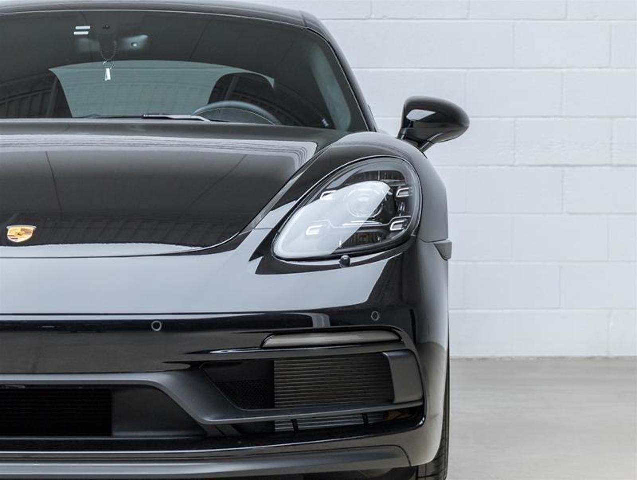 2024 Porsche 718 Cayman  Photo3