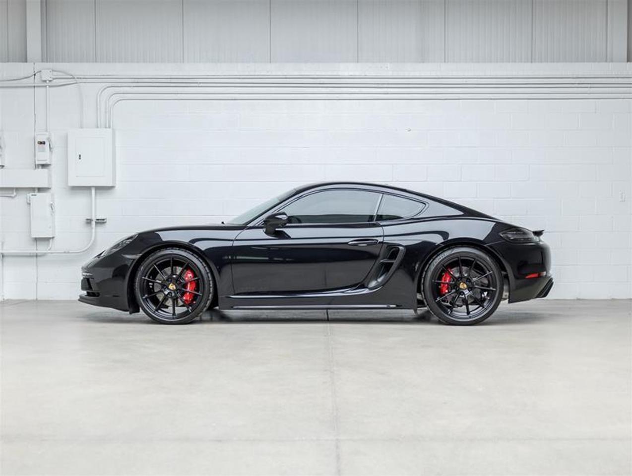 2024 Porsche 718 Cayman  Photo