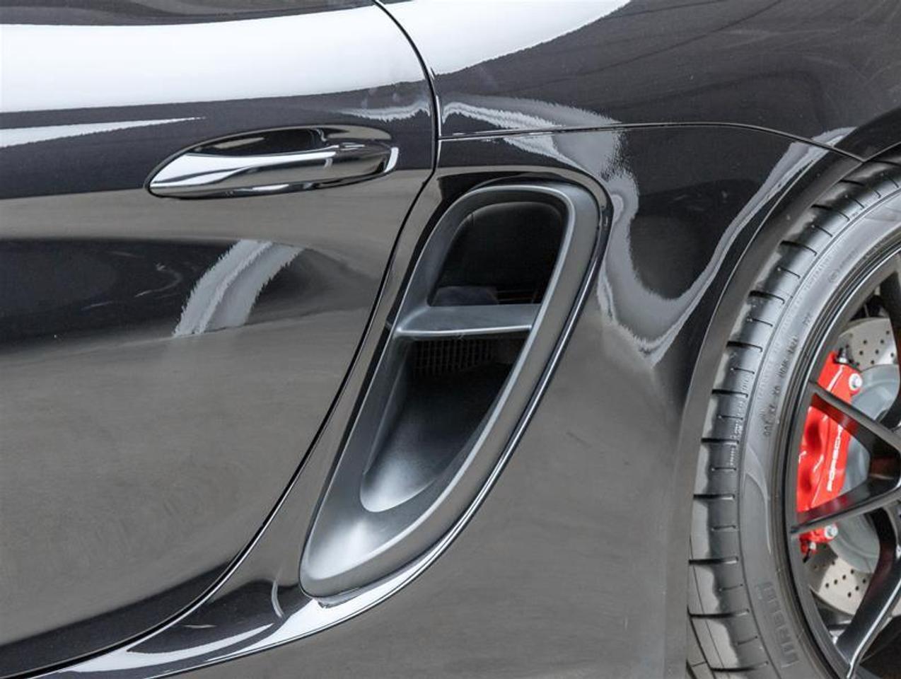 2024 Porsche 718 Cayman  Photo