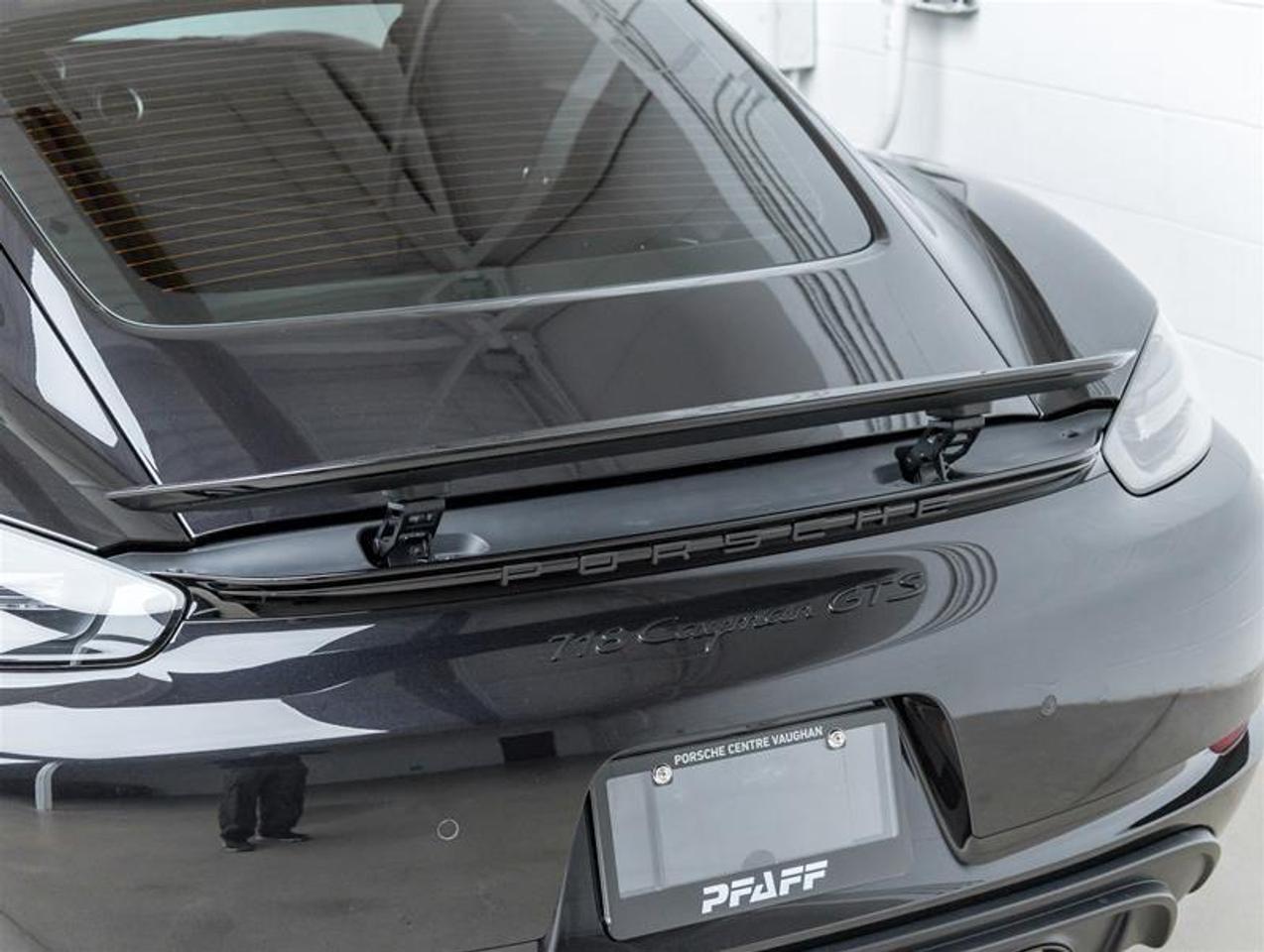 2024 Porsche 718 Cayman  Photo