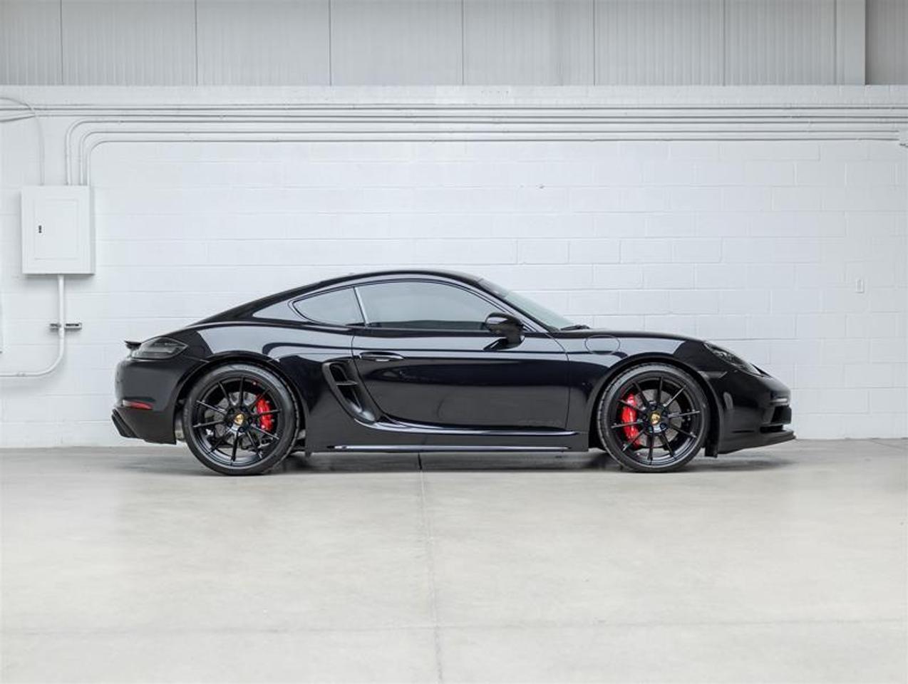 2024 Porsche 718 Cayman  Photo