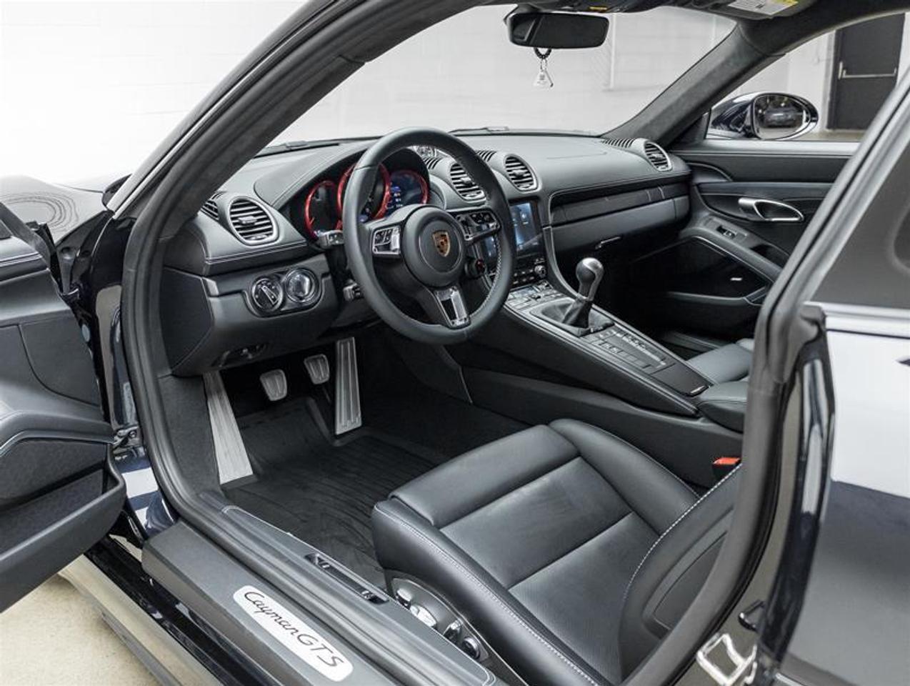 2024 Porsche 718 Cayman  Photo